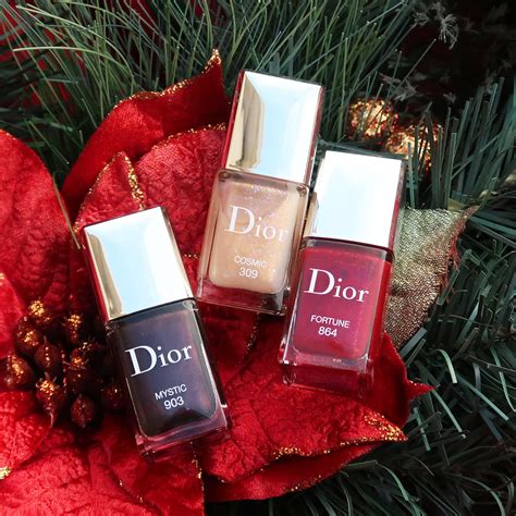 dior christmas nails.